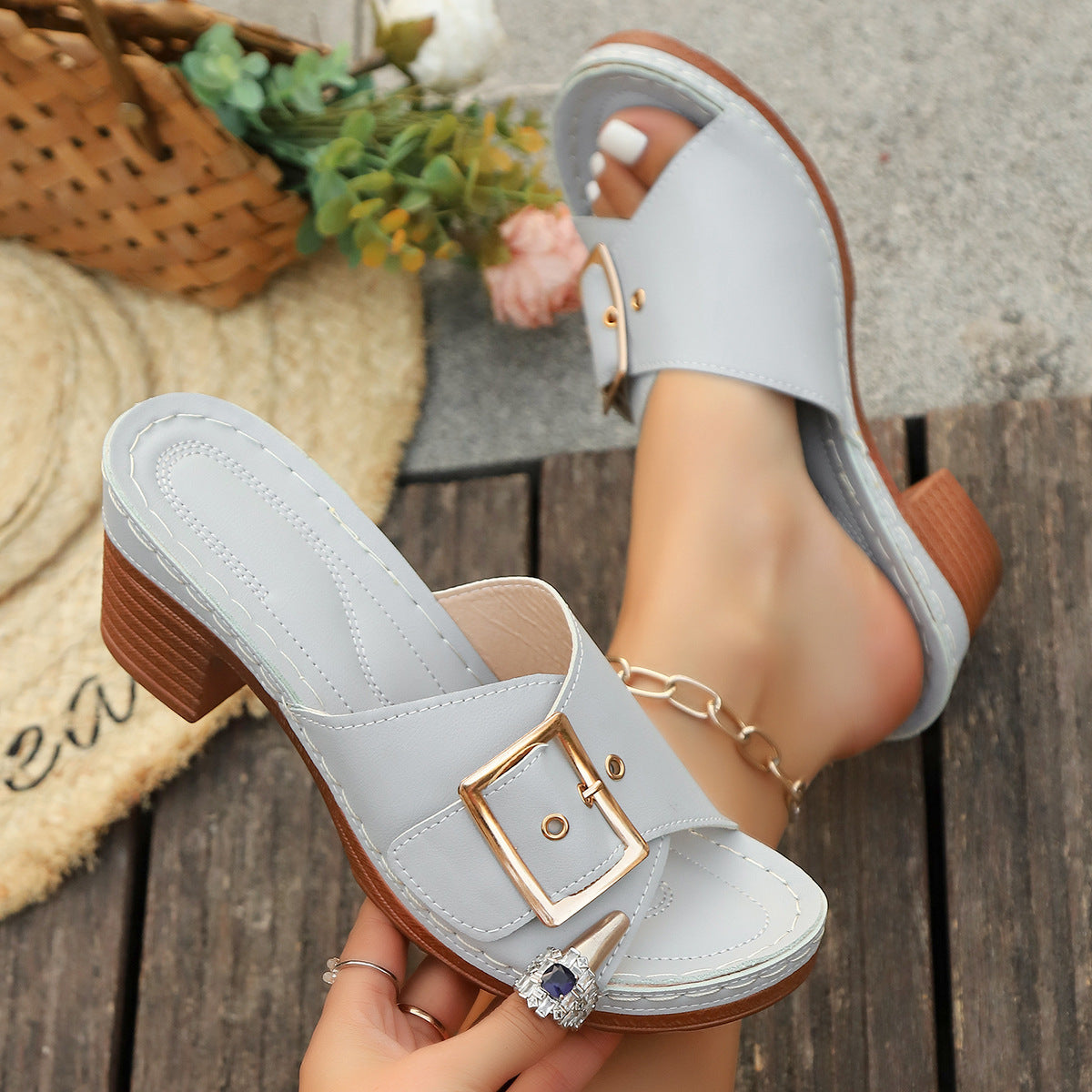 Pantoufles d'été 2025 femme – Talon épais & boucle métal