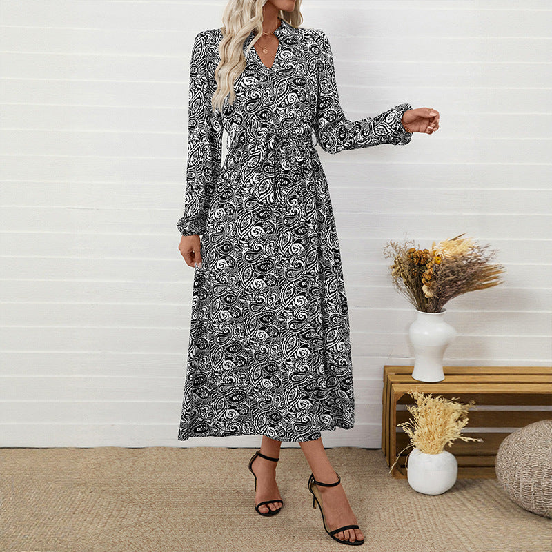 Robe Élégante à Imprimé Ethnique – Col en V et Manches Longues