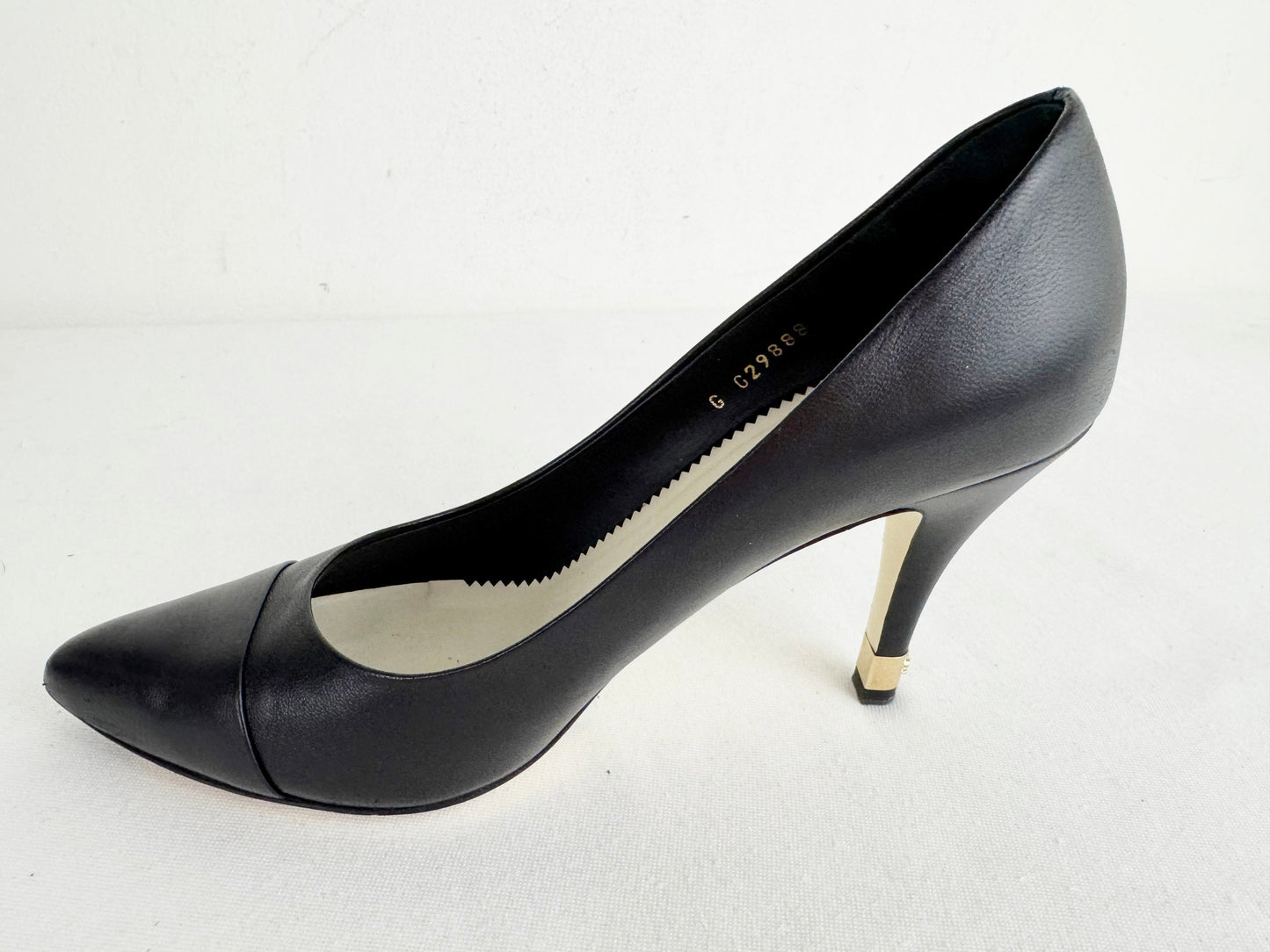 Chanel Cap-Toe Pump Size 9