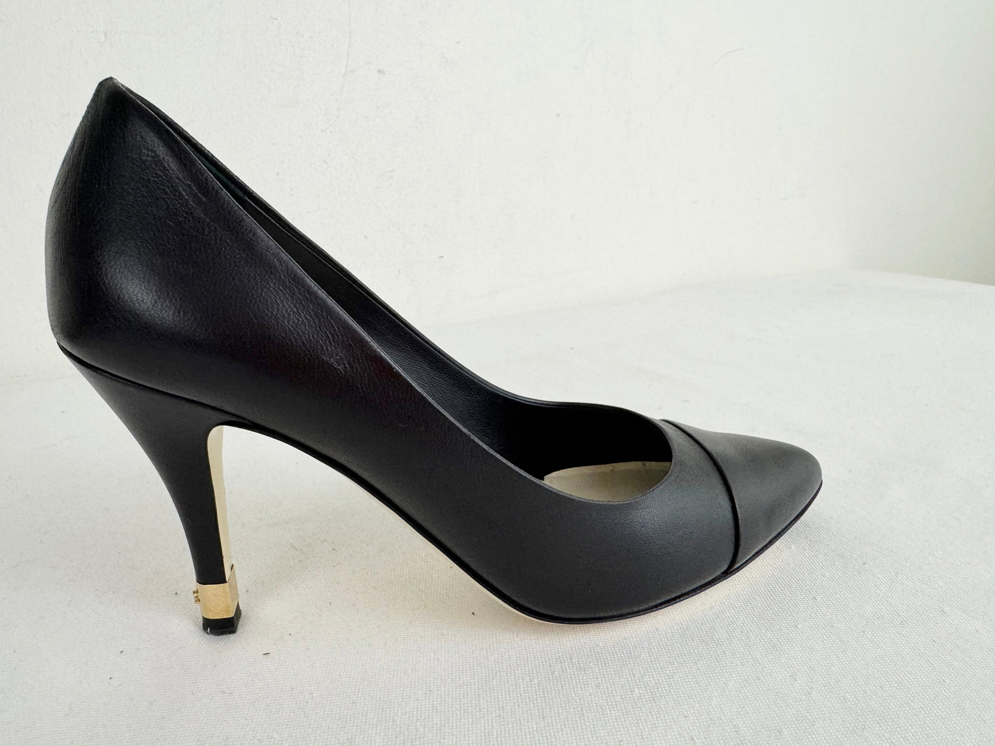 Chanel Cap-Toe Pump Size 9