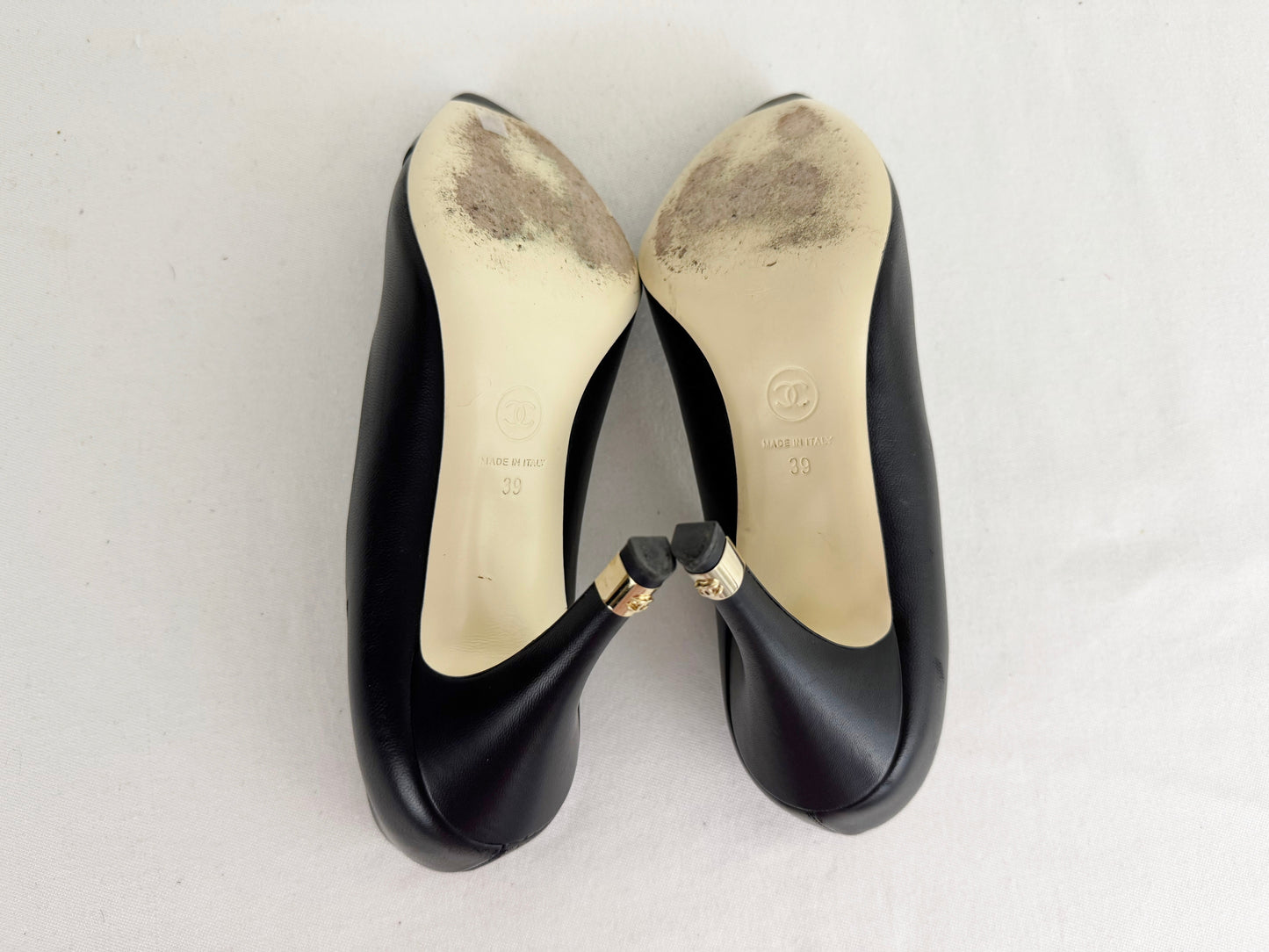 Chanel Cap-Toe Pump Size 9