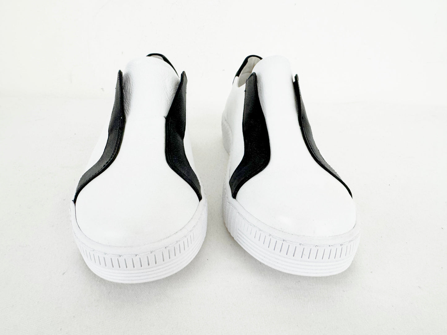 NEW Gabor Slip-On Sneaker Size 6.5