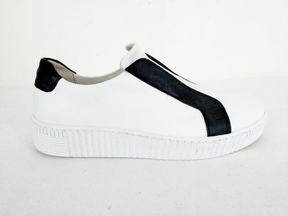 NEW Gabor Slip-On Sneaker Size 6.5