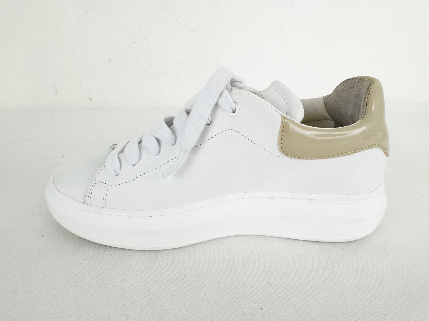 NEW Valentino Leather Sneaker Size 8