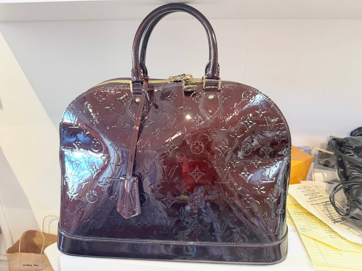 Louis Vuitton Alma GM Vernis