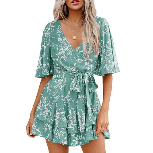 Robe plissée florale à col en V, manches évasées et ceinture à la taille