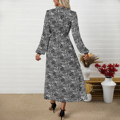 Robe Élégante à Imprimé Ethnique – Col en V et Manches Longues