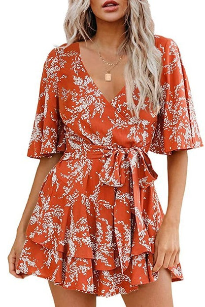 Robe plissée florale à col en V, manches évasées et ceinture à la taille