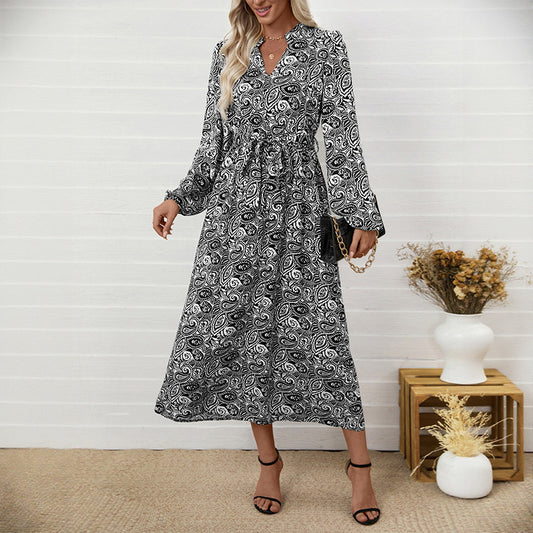 Robe Élégante à Imprimé Ethnique – Col en V et Manches Longues