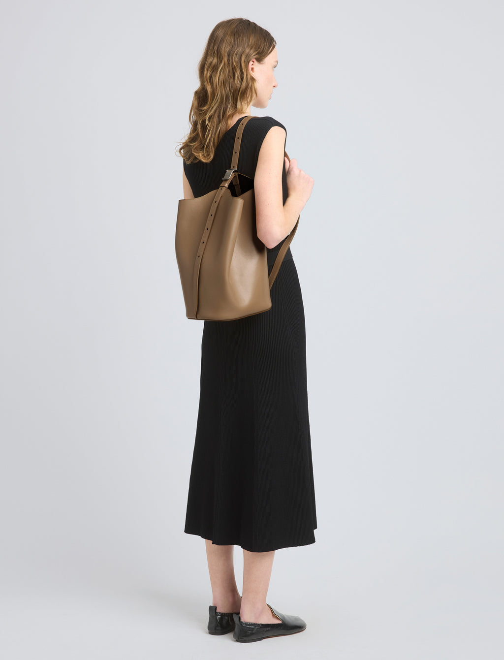 Brant Women's Bucket Bag | Smooth Calf Leather, Versatile Crossbody Design 5