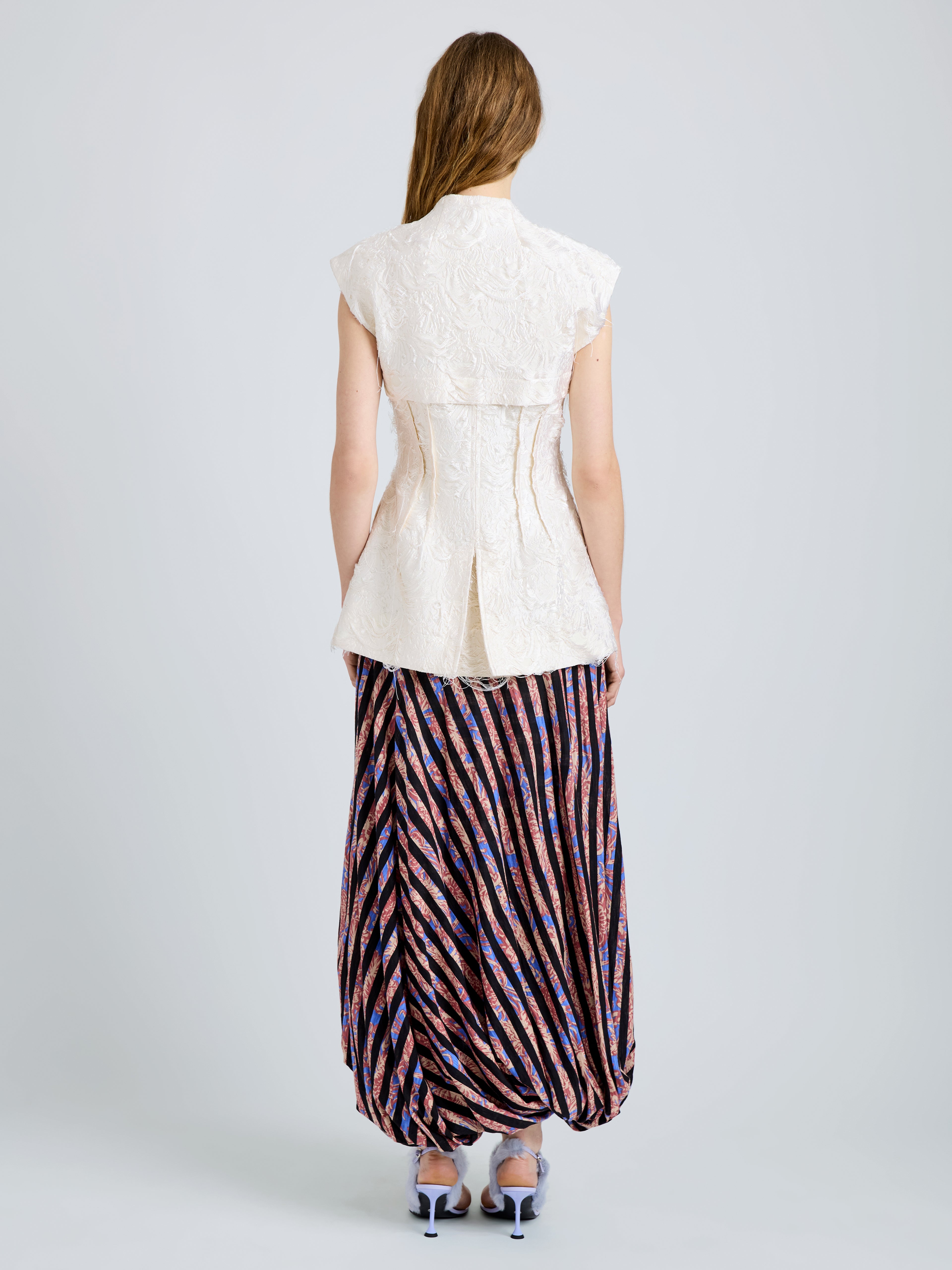 Cindle Women's Gillet | Chrysanthemum Float Jacquard 4