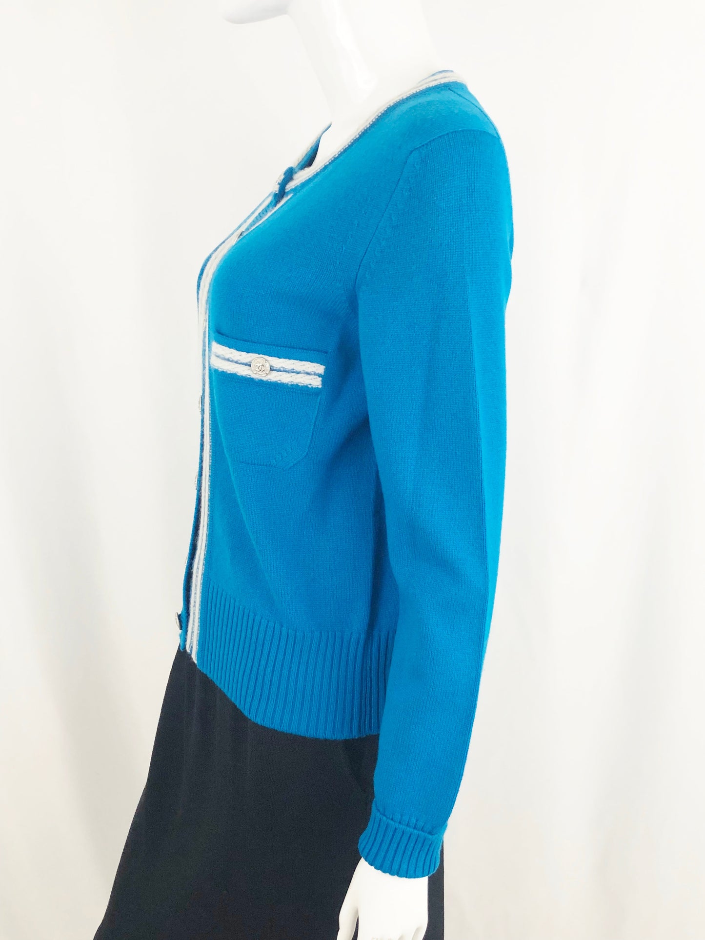 NEW Chanel Cashmere Cardigan Size M / 8