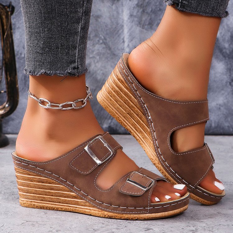 Sandales de plage à talon compensé avec boucle