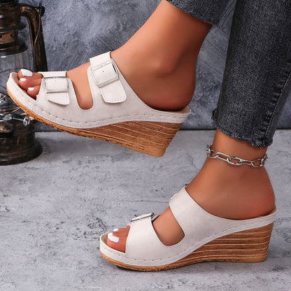 Sandales de plage à talon compensé avec boucle