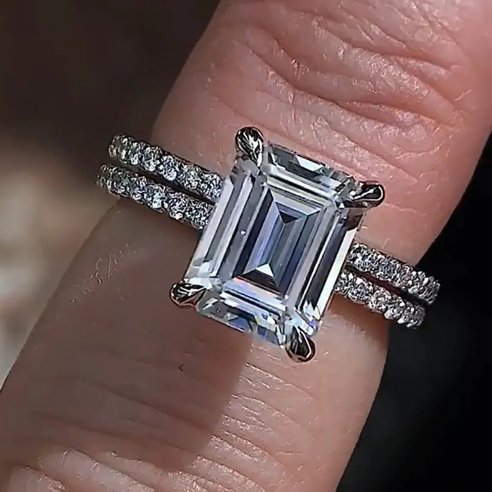 Emerald Moissanite 18K Gold Bridal Set
