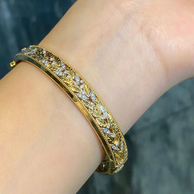 18K Gold Diamond Jewelry Set